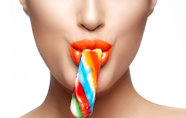 吃糖的性感红唇图片