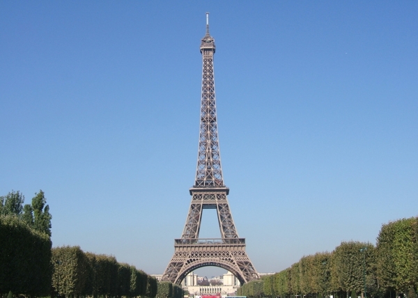巴黎铁塔远景