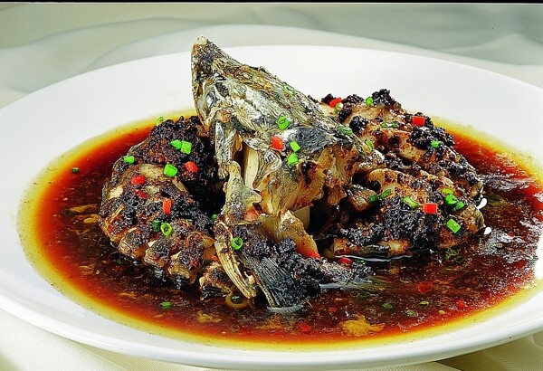豫菜豉汁蒸鲟鱼图片