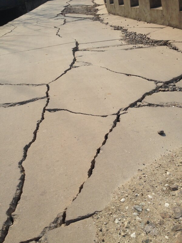 水泥路裂缝