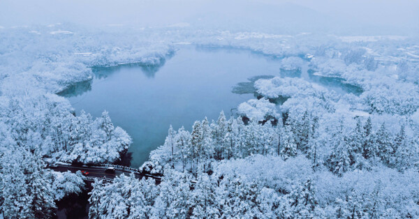 西湖雪景