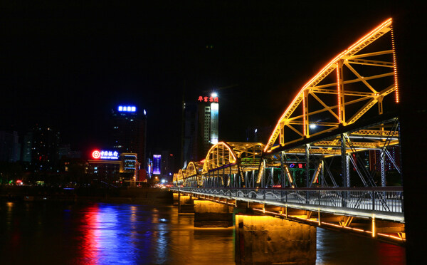 甘肃兰州元通大桥夜景