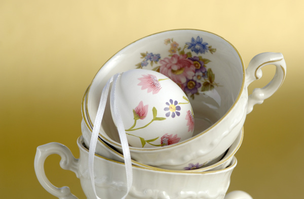 茶杯与复活节彩蛋图片