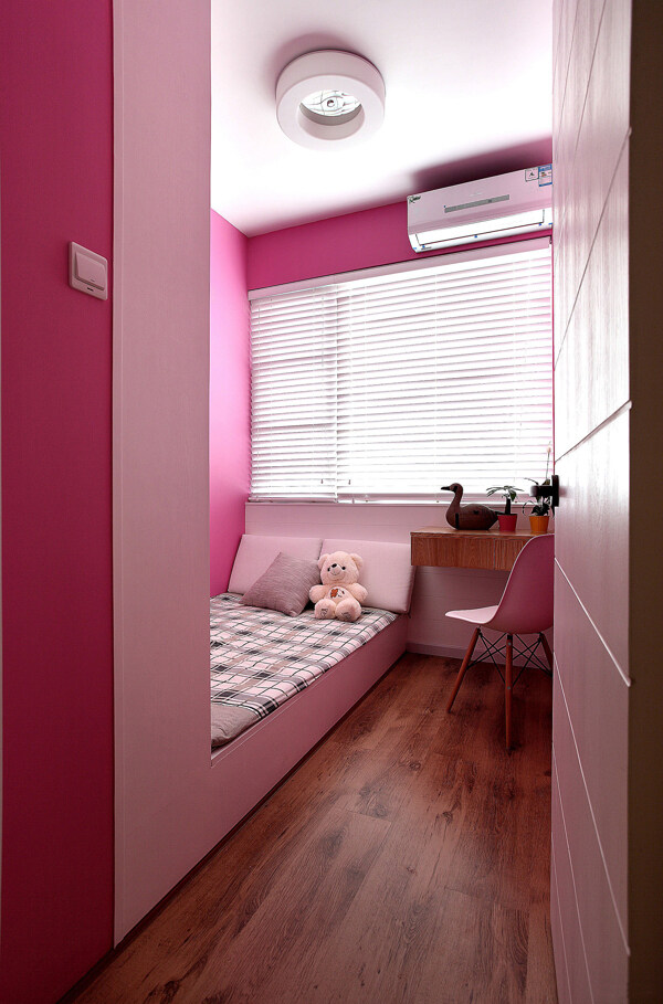 现代少女心卧室粉色背景墙室内装修效果图