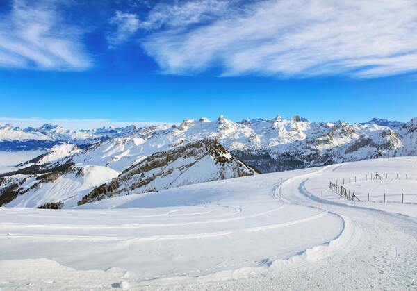 高原雪景