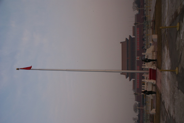 天安门广场升旗仪式图片