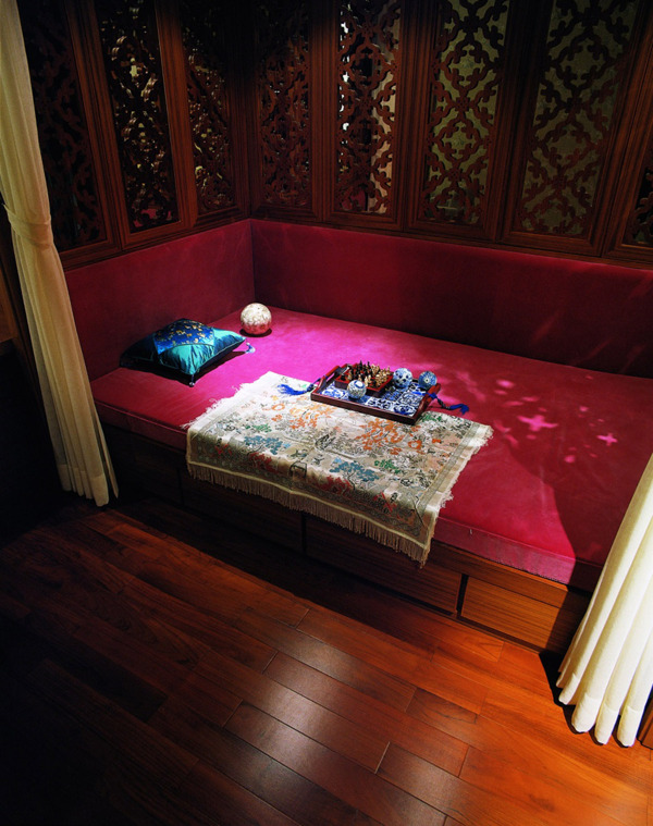 紫色豪华床铺