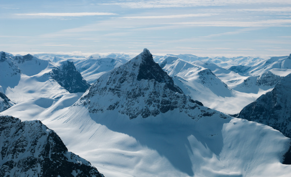 雪山顶部景色