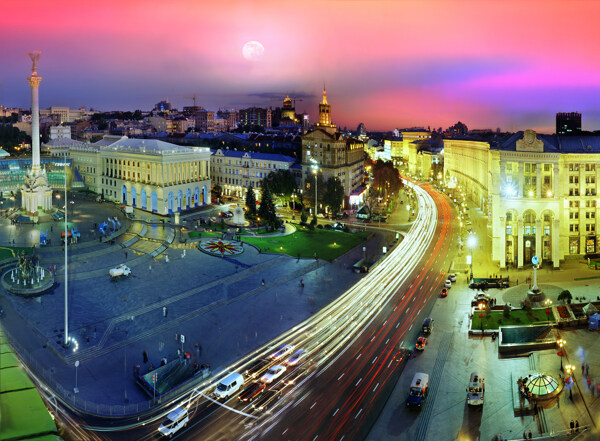 基辅独立广场夜景图片