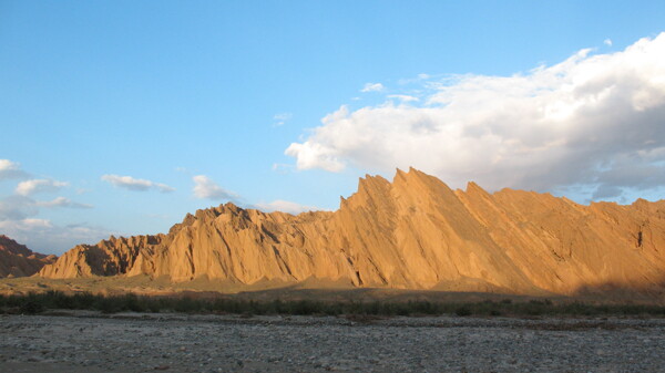 新疆天山神秘大峡谷