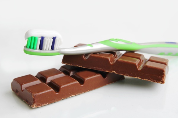 巧克力上的牙刷图片