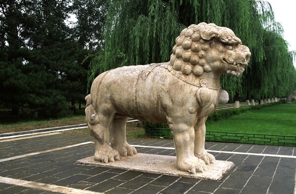 雕刻狮子古品石器艺术
