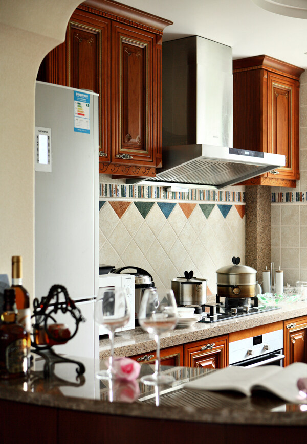 现代家居厨房装修效果图