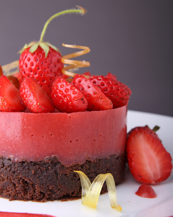 可口的草莓蛋糕图片