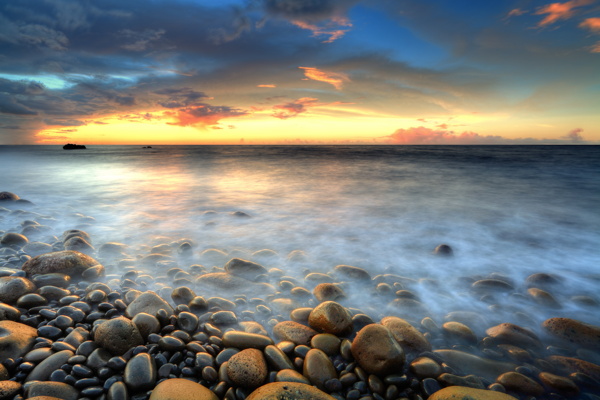 黄昏海岸石头风景图片