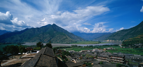 高山房屋住居景色图片