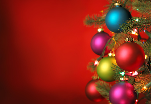 红色圣诞树吊饰背景图片