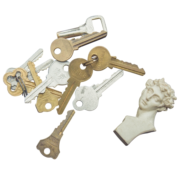 一堆钥匙雕塑元素