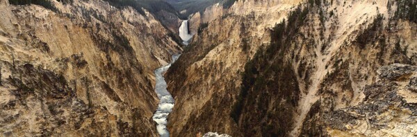 山中峡谷风光图片