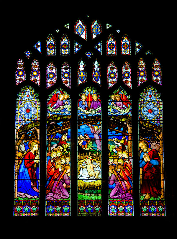 教堂彩色玻璃窗图片