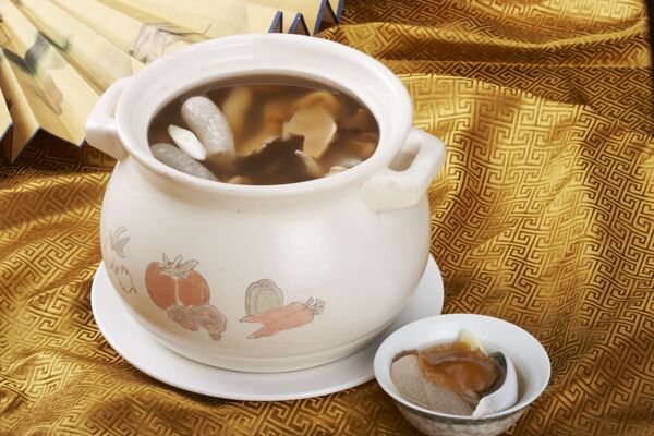 茶树菇瓦罐汤图片
