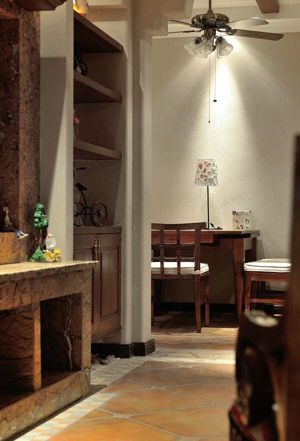 地中海古典客厅餐桌装修实景图
