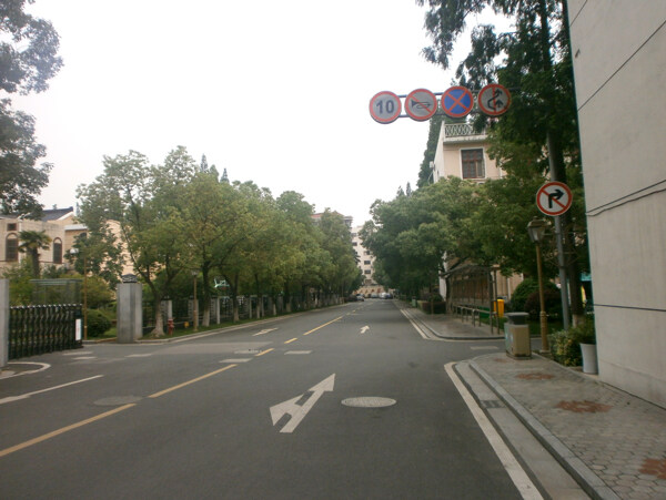 小区道路图片