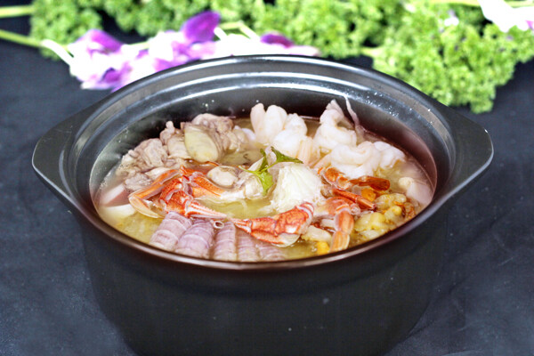 酸菜海鲜锅图片