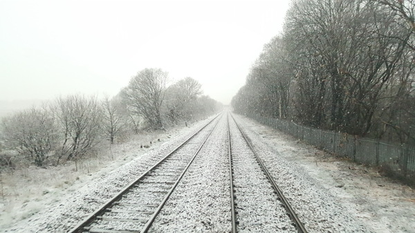冬天铁路下雪图片