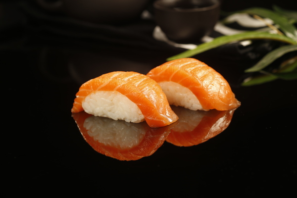日料寿司美食三文鱼刺身图片