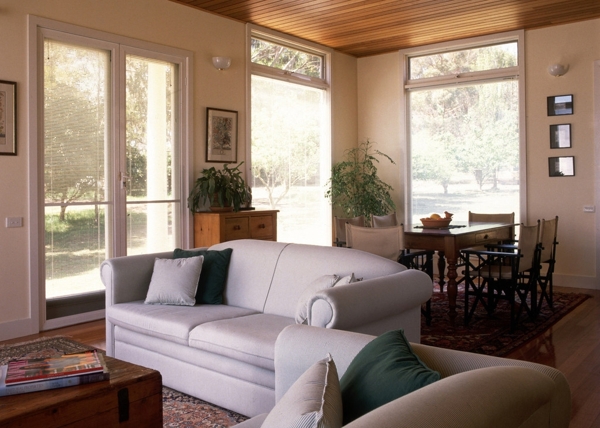 超大背景素材客厅舒适优雅沙发门窗图片