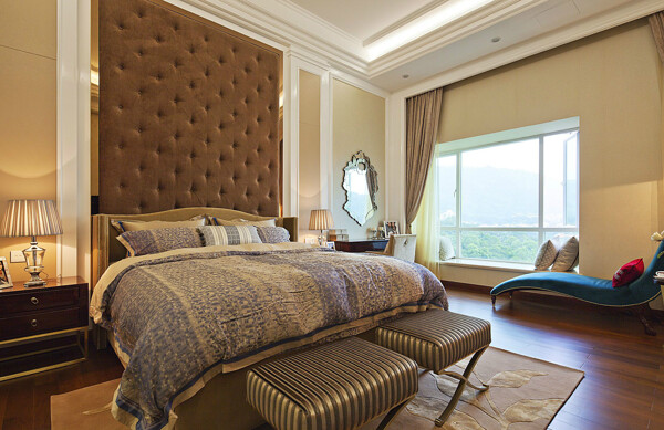 现代时尚卧室紫灰色花纹床品室内装修效果图