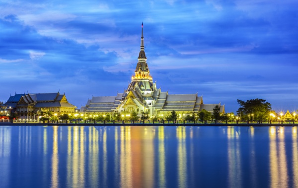 泰国曼谷河岸美景图片