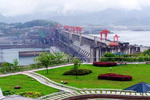 三峡大坝侧景图片