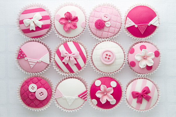 粉色创意小蛋糕图片