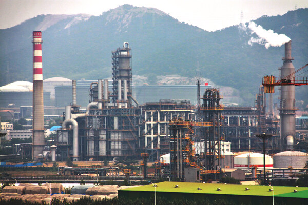 石化炼厂图片